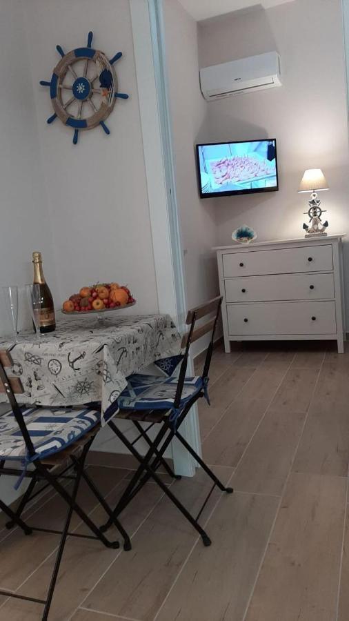 La Casa Nel Vicolo Apartment จีอาร์ดีนี นักซอส ภายนอก รูปภาพ